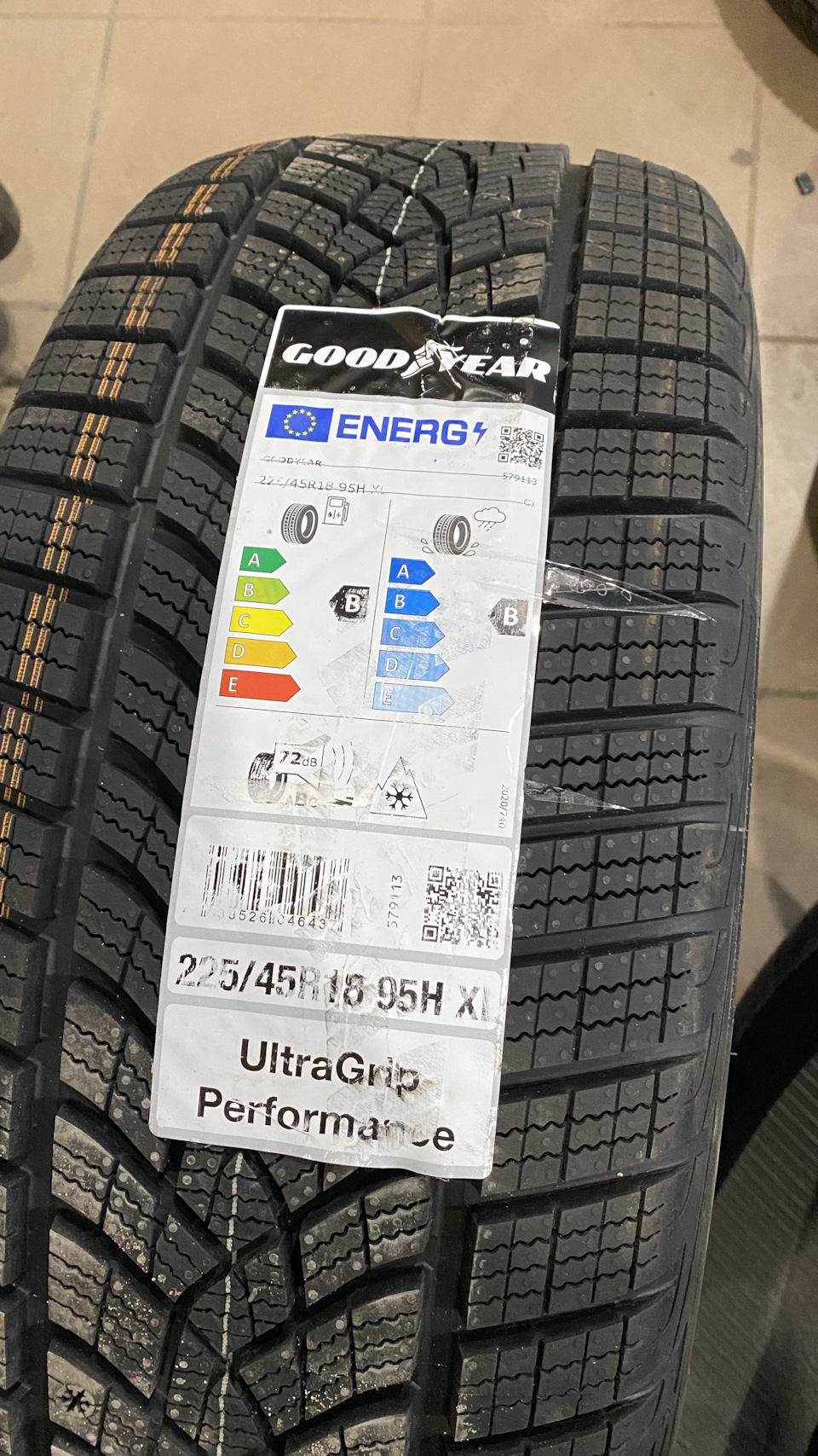 Зимові шини Goodyear UltraGrip Performance G1 4
