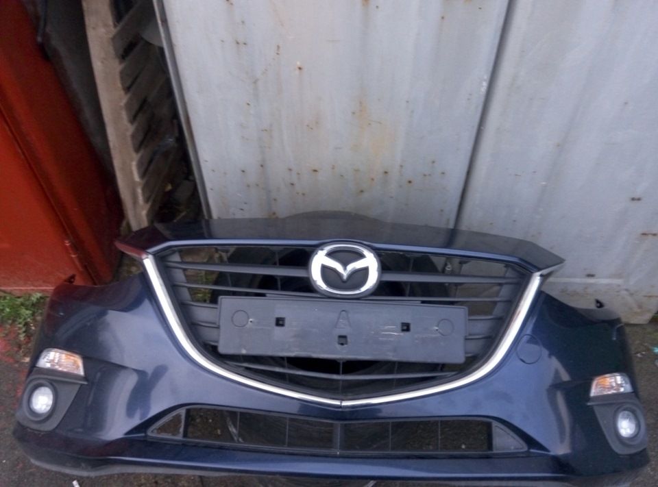Передній бампер знятий! Звіти по зняттю переднього бампера Mazda 3 BM Skyactiv усередині. 2