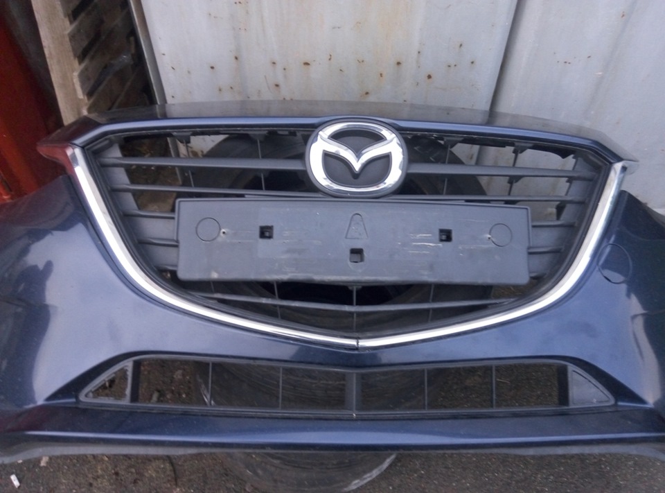 Передній бампер знятий! Звіти по зняттю переднього бампера Mazda 3 BM Skyactiv усередині. 3