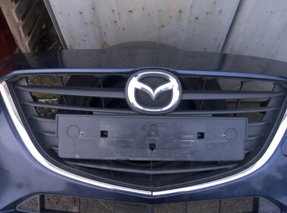 Передній бампер знятий! Звіти по зняттю переднього бампера Mazda 3 BM Skyactiv усередині. 4
