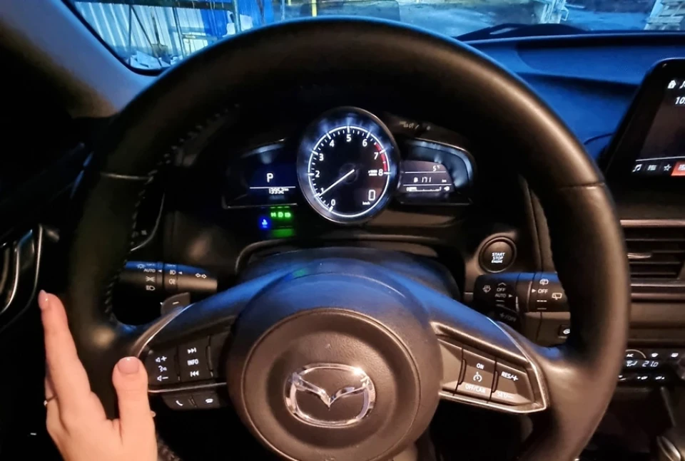 Проблеми зі звуком з Iphone через Bluetooth Mazda 3