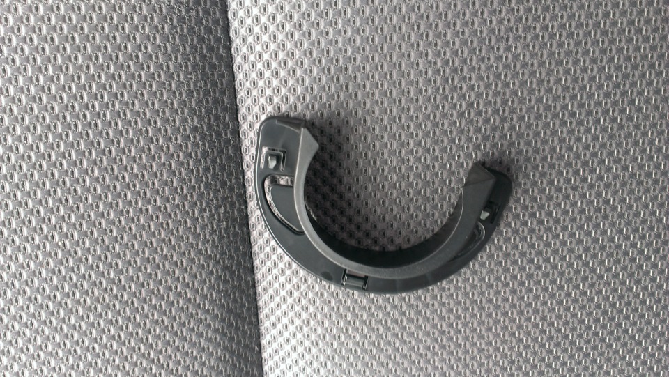 Тримач кришки бензобака NISSAN 3
