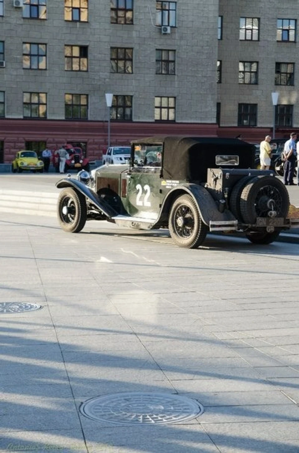 Фотозвіт заходу класичного автопробігу Пекін-Париж 20,06,2013 у Харкові