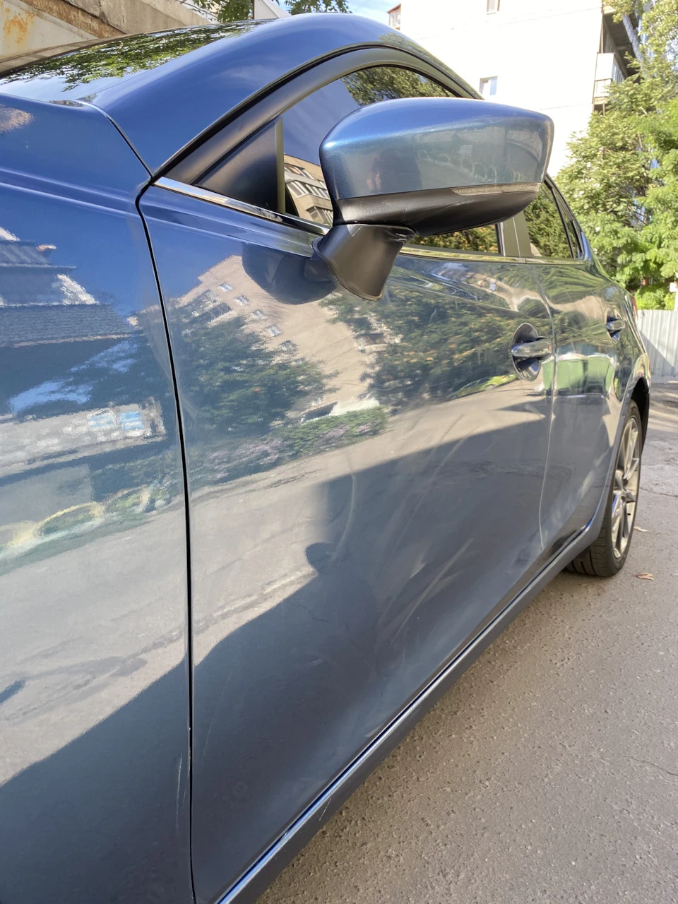 Твердий віск і антидощ