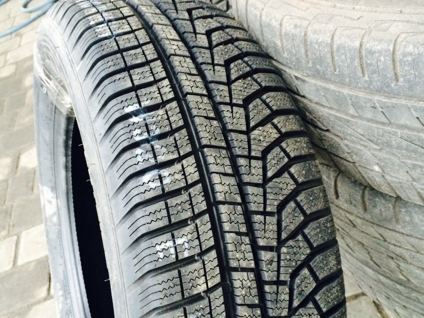 Зимняя резина Hankook Winter I*Cept Evo 2 W320 4
