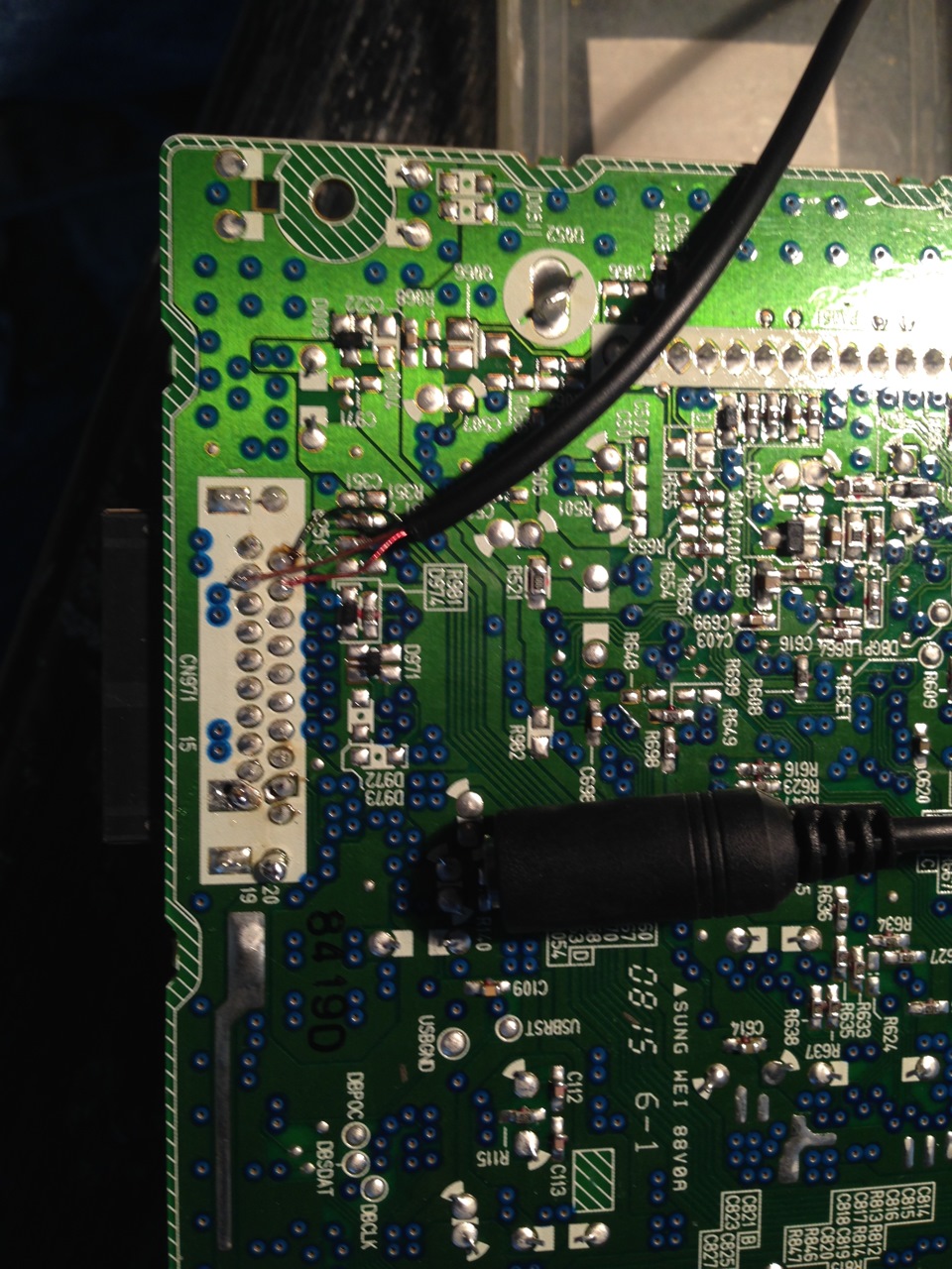 USB та AUX переїхали в підлокітник 3