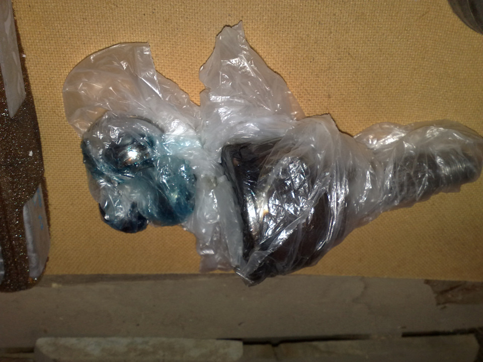 Продам нові задні поперечні важелі нові Мазда ориг. 1