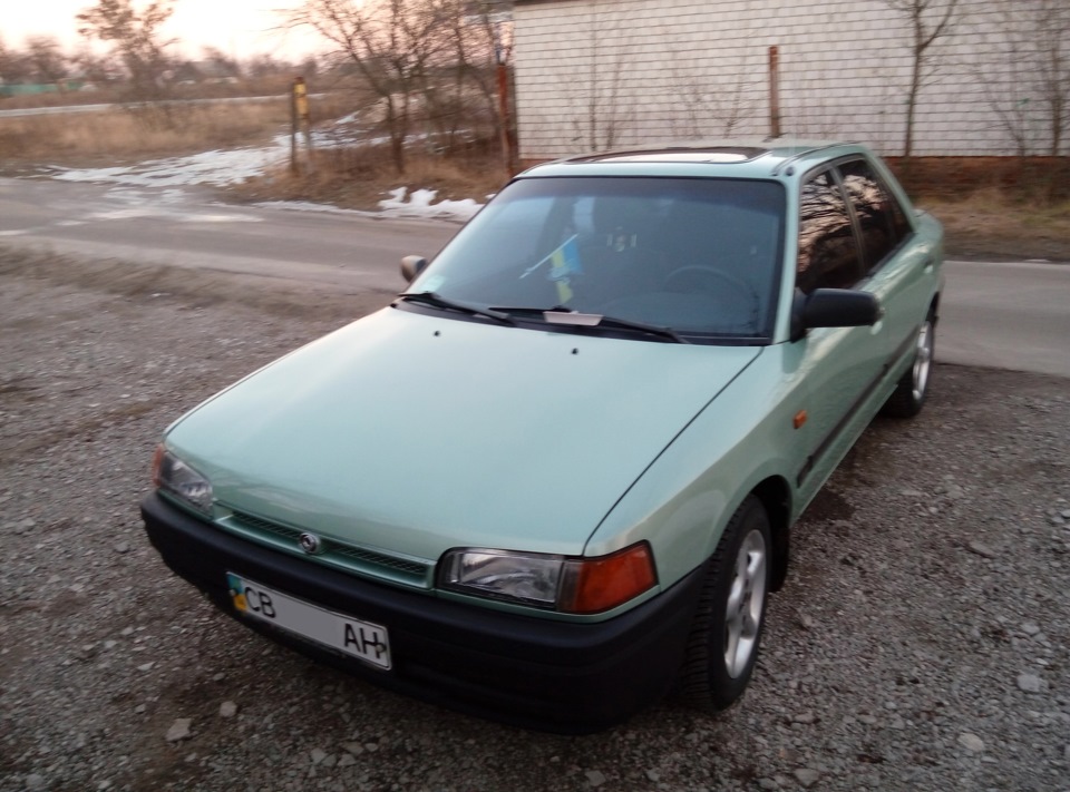 Потрібен радіатор на Mazda 323 BG 1