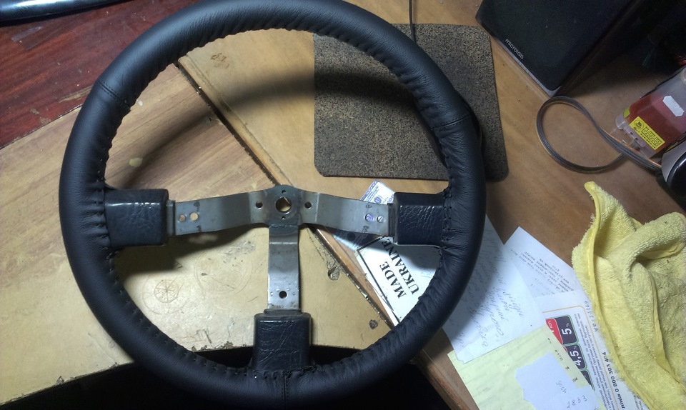 Обшивка на кермо зі шнурівкою Mazda 323 BG 4