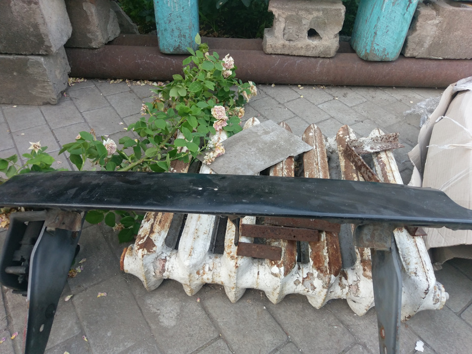 Дзьоб - рихтування, одвірок у задніх дверях. 1