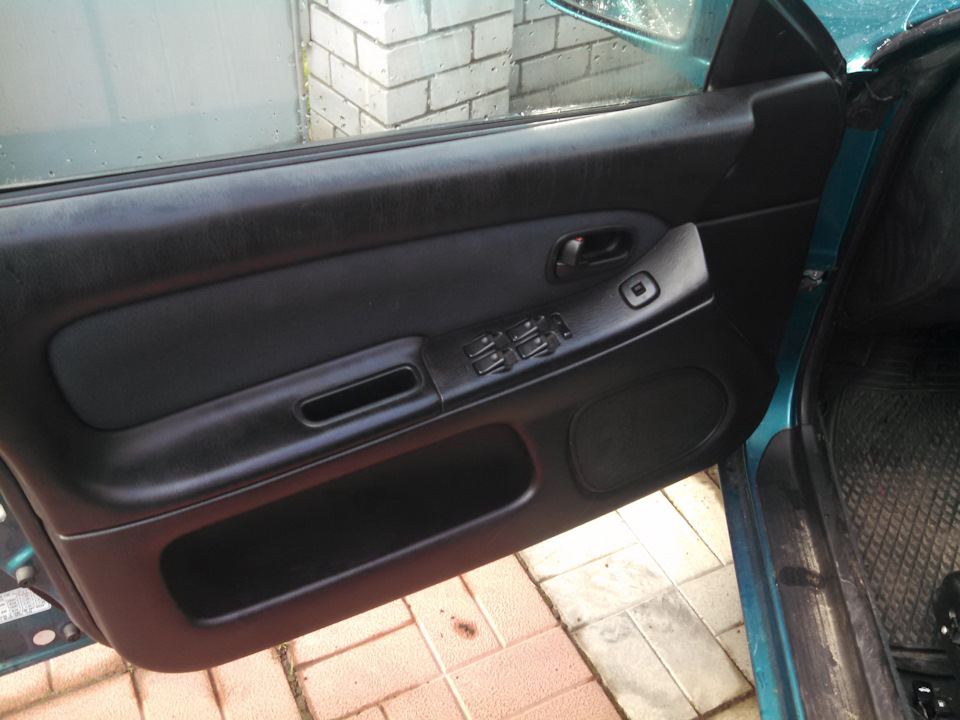 Mazda 323F ba 1.8 1997 р. за шматками))) 5