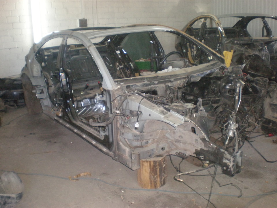 Ось такий Mercedec CLS 550 4
