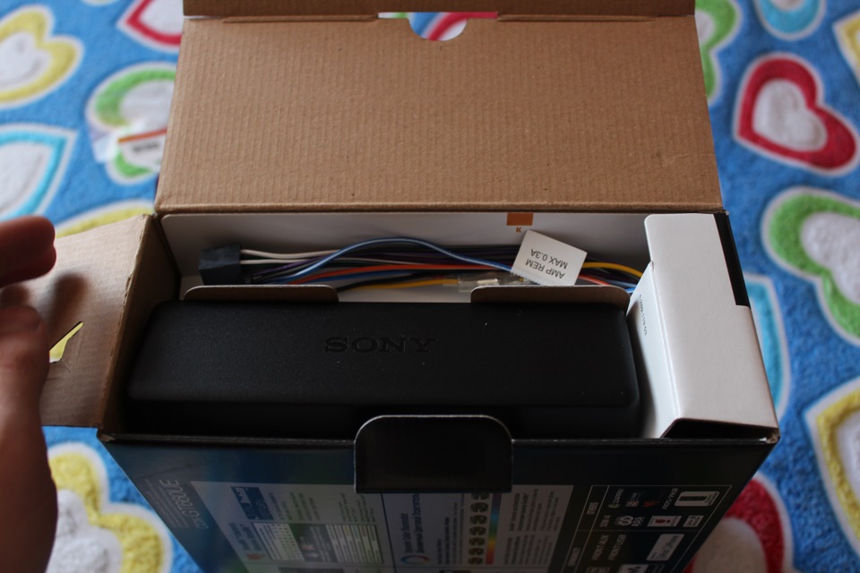 Новий мафон Sony CDX-GT660UE 2