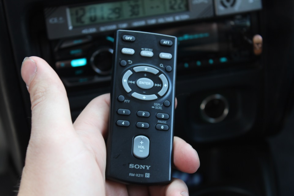 Новий мафон Sony CDX-GT660UE 5