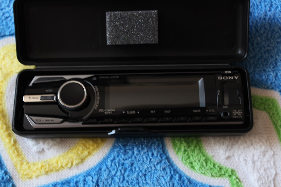 Новий мафон Sony CDX-GT660UE 4