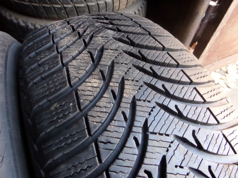 Перевзувся на зиму гума Michelin Alpin A4 205/55R16 1