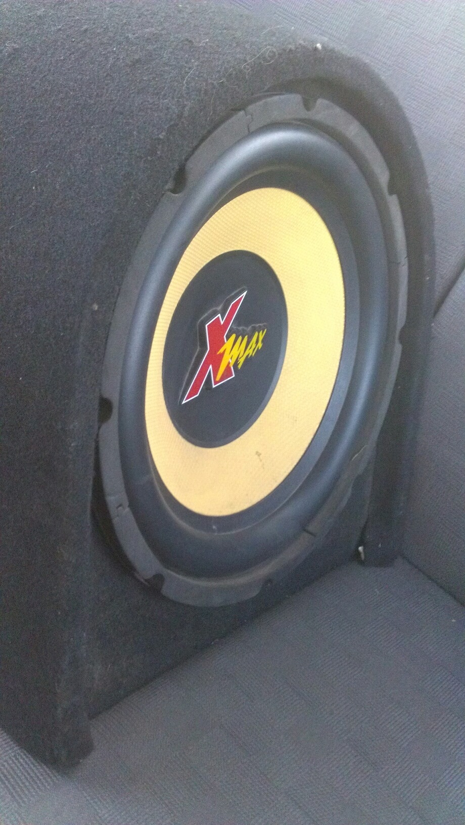 Продам саб helix x-max 12 active 1