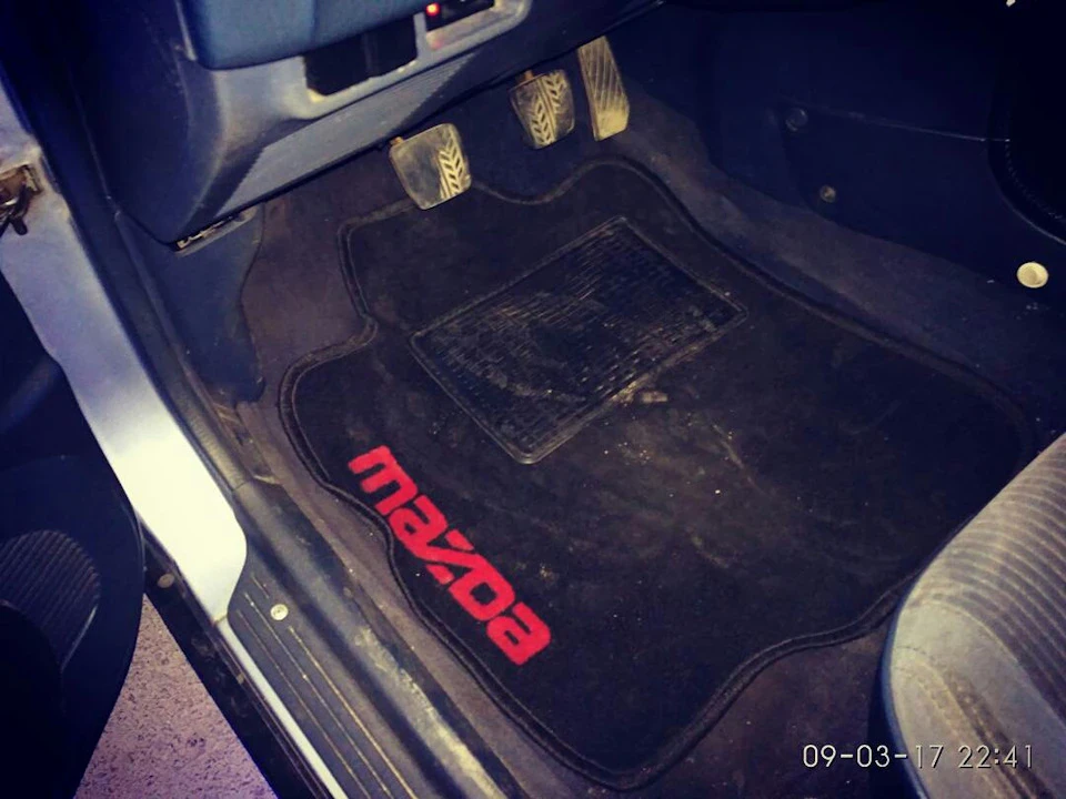 Нові килимки mazda