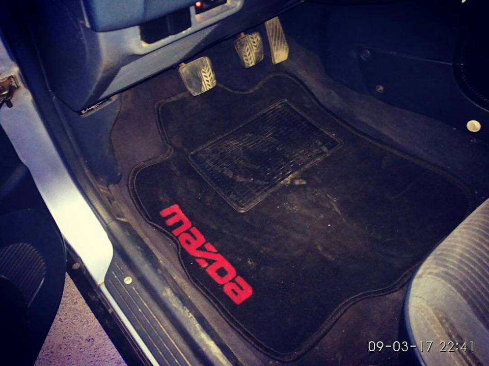 Нові килимки mazda 1