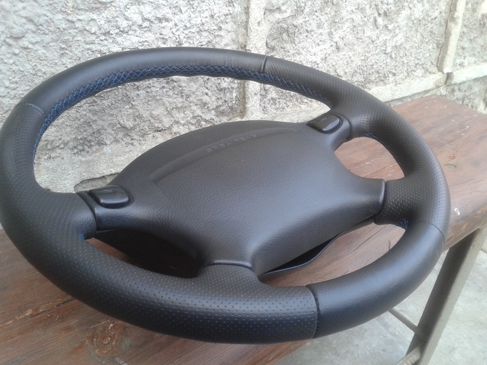 тимчасовий запис: продам кермо Mazda 323F BA 1