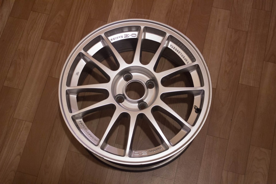 OZ Superleggera R16 7JJ ET35 1