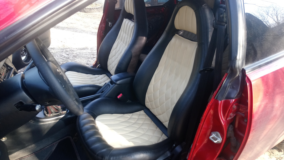 Сидіння від mazda mx3 для mazda 323f ba 3