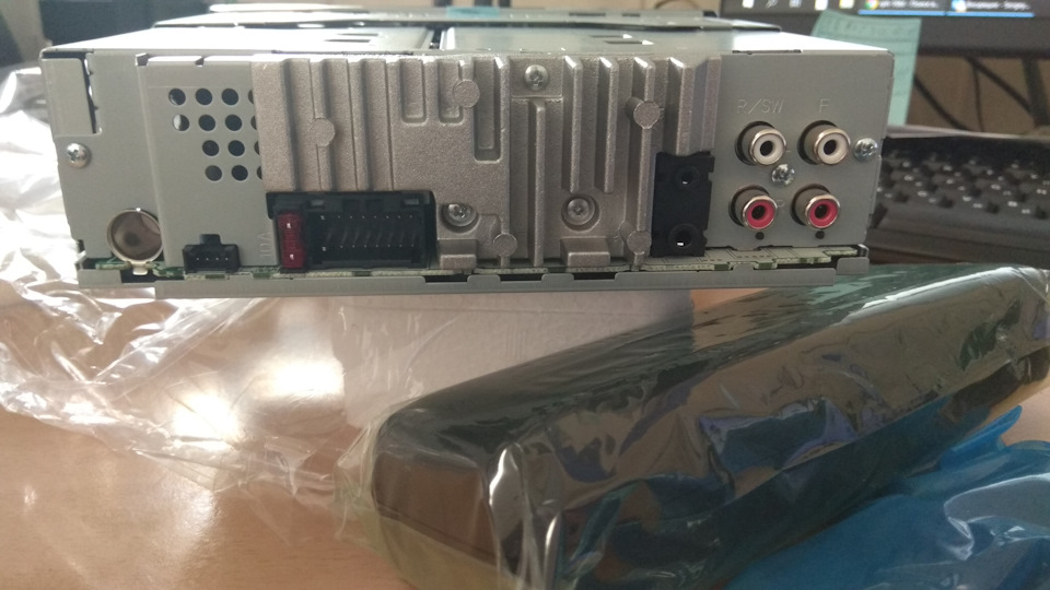 Голова або новий мафон SPH-10BT 3