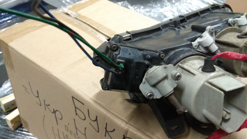 Перемога: Ремонт електрокоректора фари Mazda 323F BA. 1