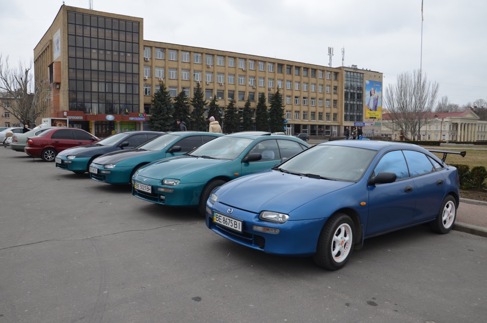 Зліт Mazda 323 F. 3