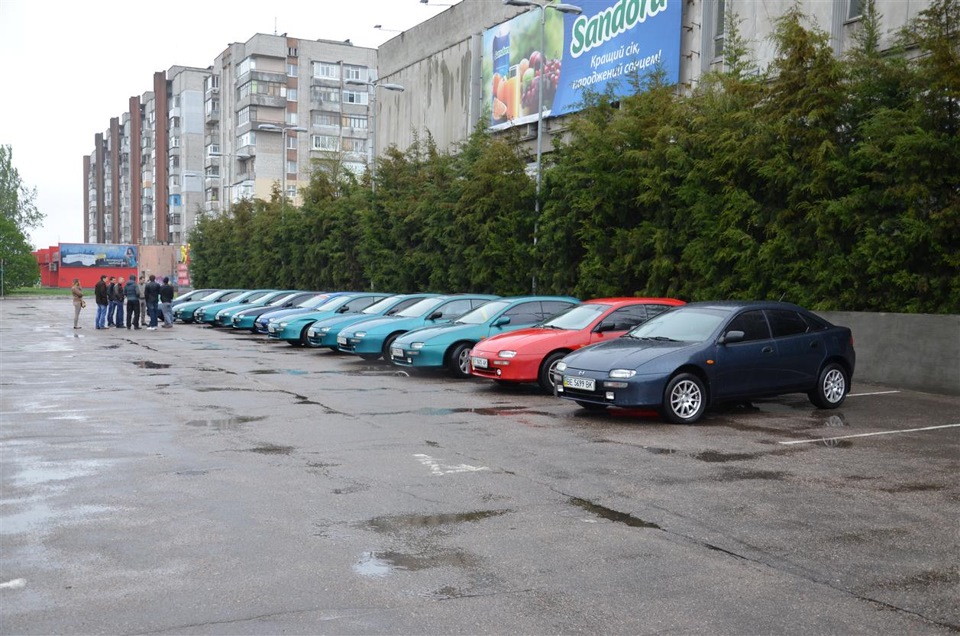 Зліт Mazda 323F BA 2016. 2