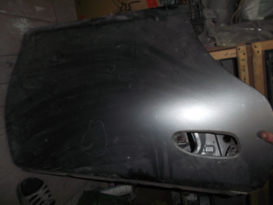 Продам двері, передні крила з mazda 323 f ba 94 -98 рік передні крила 3