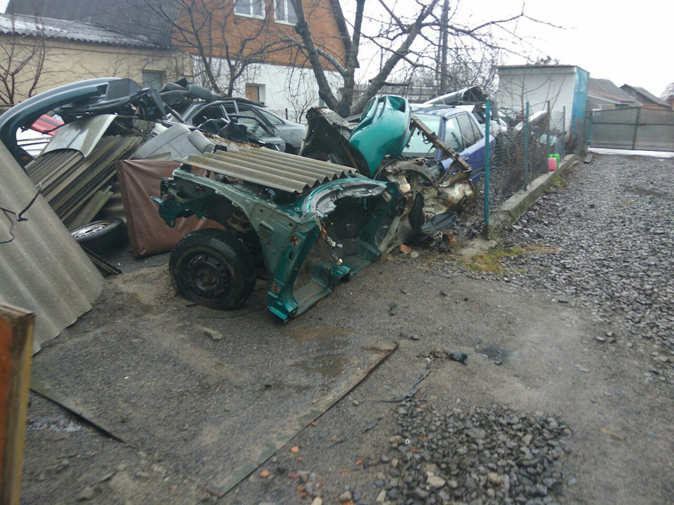 Поїздка на розбирання ч.1 (Знайшов елементи, що не дістають) 3