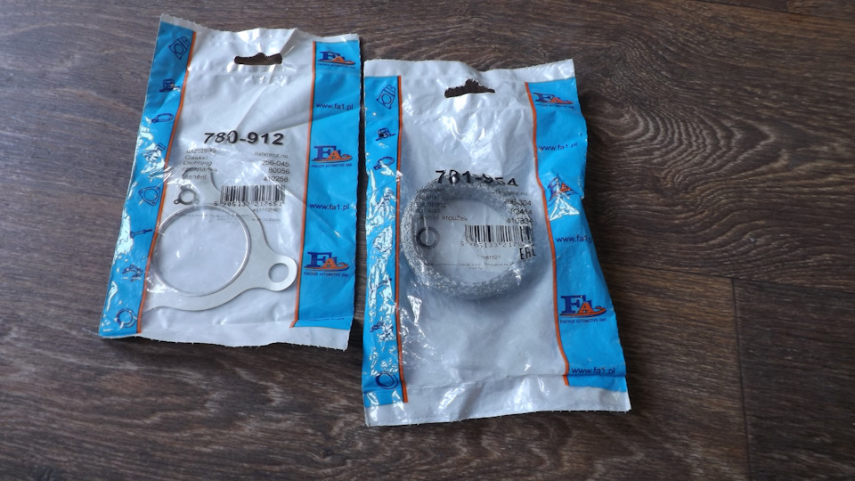 Чистимо гараж, залишки Mazda 323. Запчастини шукають нових господарів) Частина 1 3