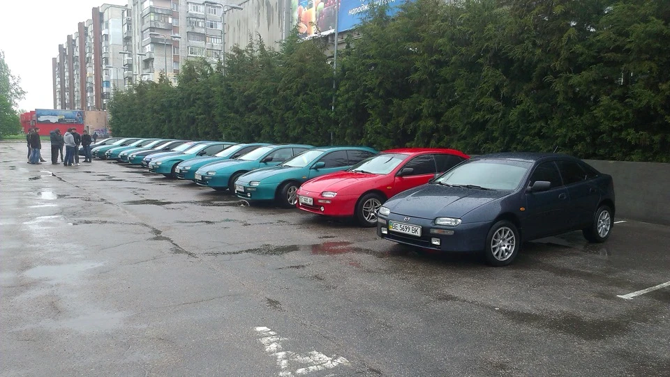 зустріч(2) Mazda 323 F ba