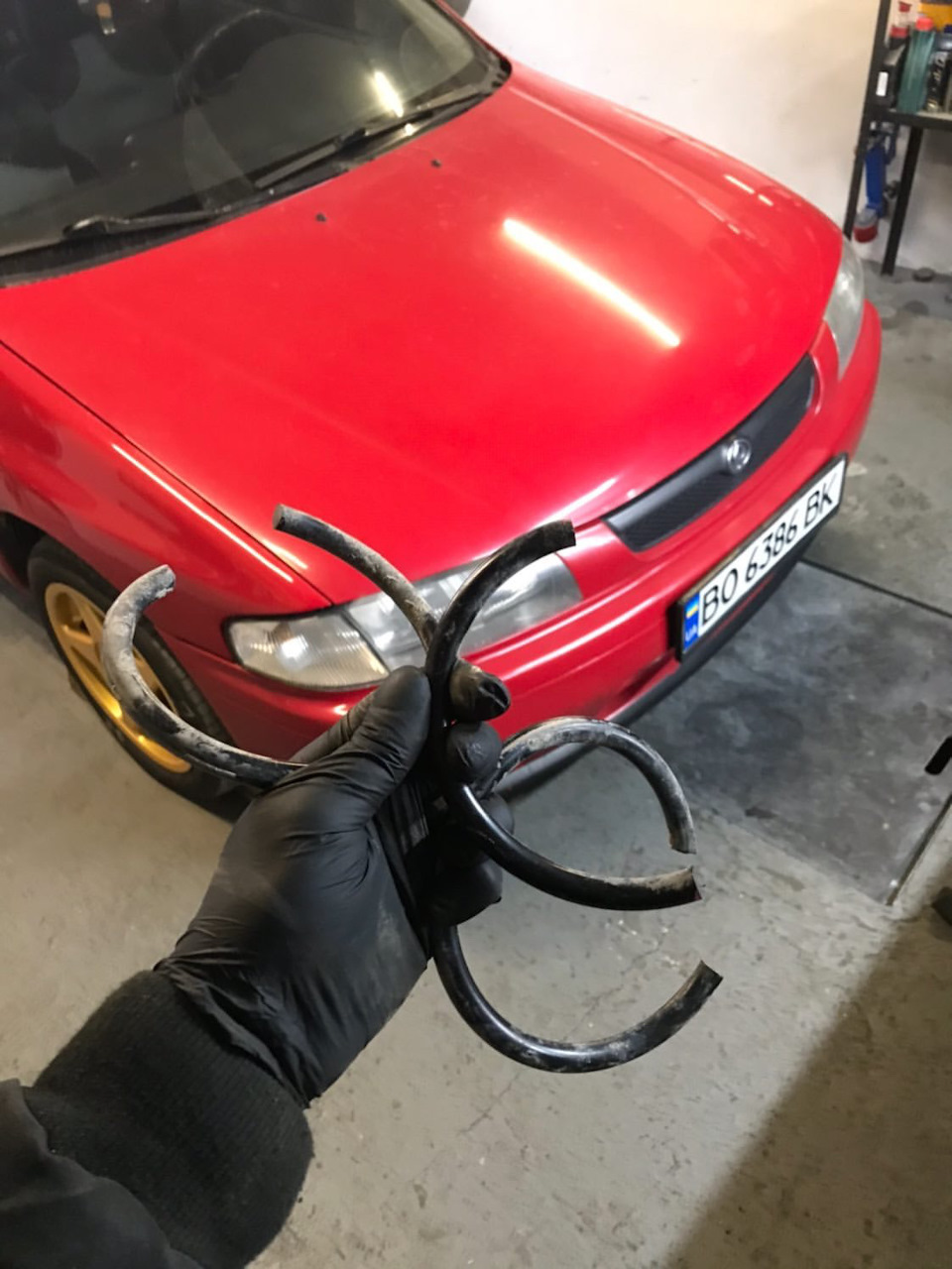 Час занижувати Mazda 323P 2