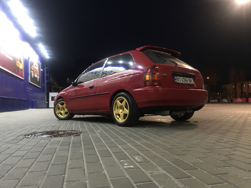 Час занижувати Mazda 323P 5