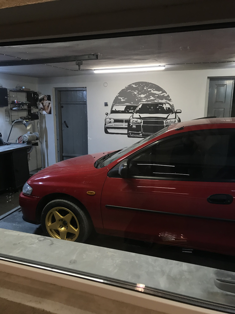 Час занижувати Mazda 323P 1
