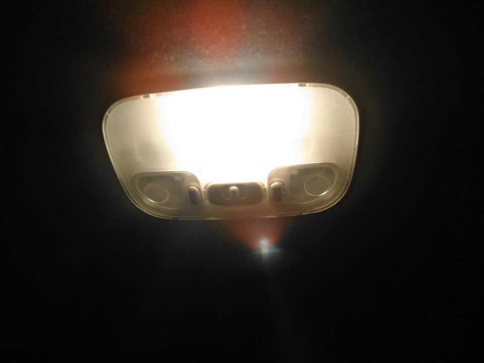 LED підсвічування салону та бардачка 1