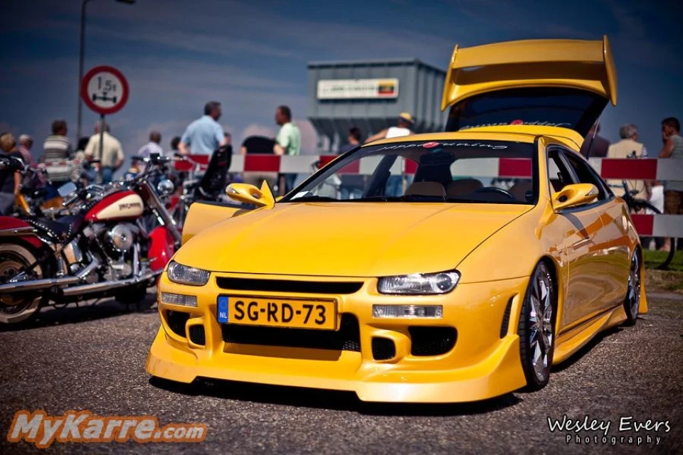 Про Mazda 323
