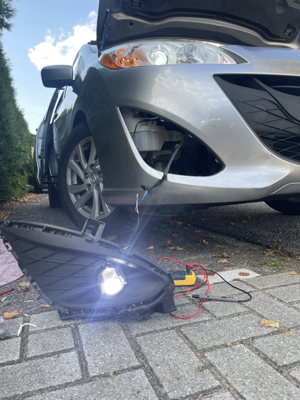 Встановлення Bi LED ПТФ у Mazda 5. 140W Bi-LED з AliExpress 2