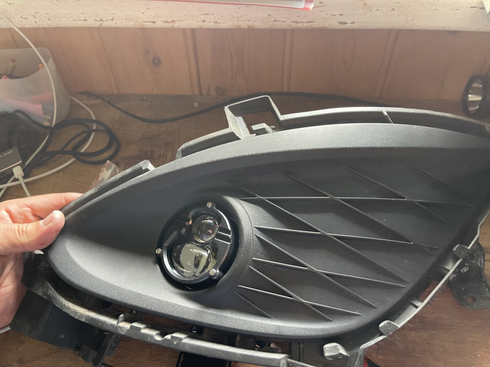 Встановлення Bi LED ПТФ у Mazda 5. 140W Bi-LED з AliExpress 3