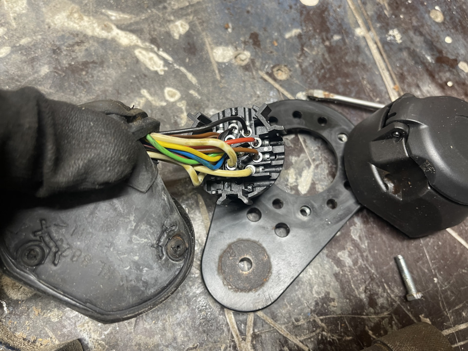 Установка фаркопа Mazda 5 CW + блок погодження c830-v8-921a 4