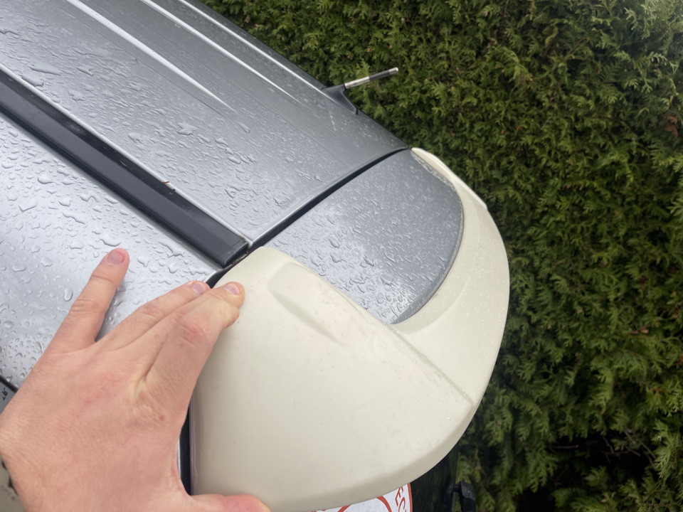 Встановлення спойлера Mazda 5 CW 1