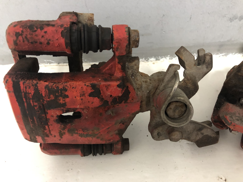 №24 — Заміна задніх супортів та прокладок траси вихлопу 2