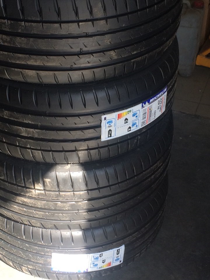 Літня гума Michelin Pilot Sport 4 1