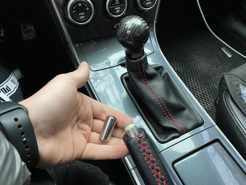 Mazda 6 MPS - Заміна кнопки Ручника. 1