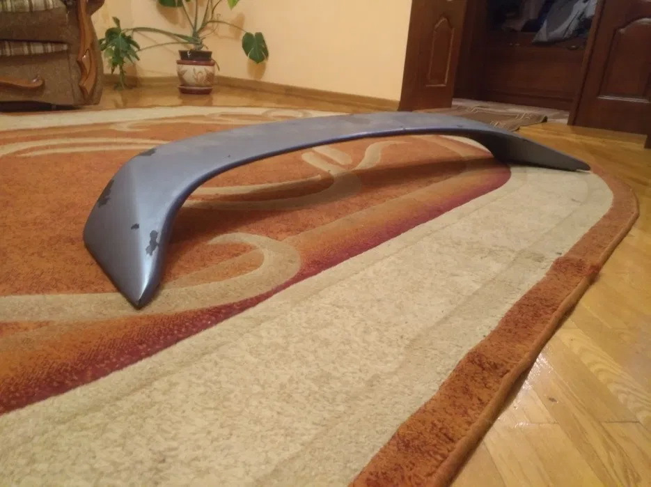 Чи відрізняється спойлер для седана та хетчбека? 1