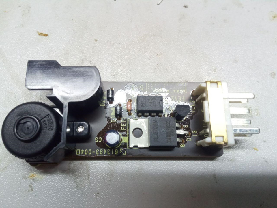 Поломка регулятора яскравості підсвічування 3