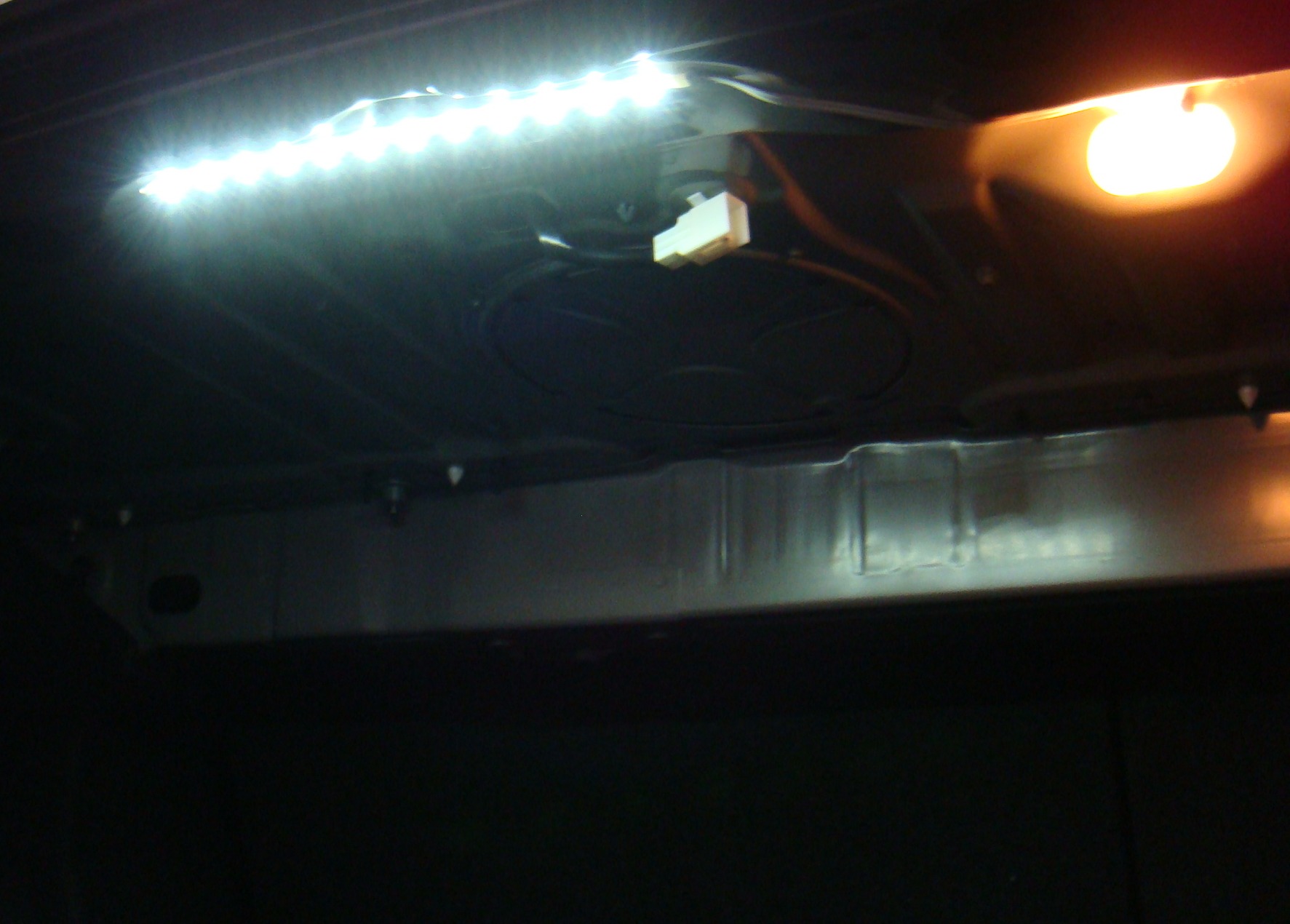 підсвічування багажника. 3