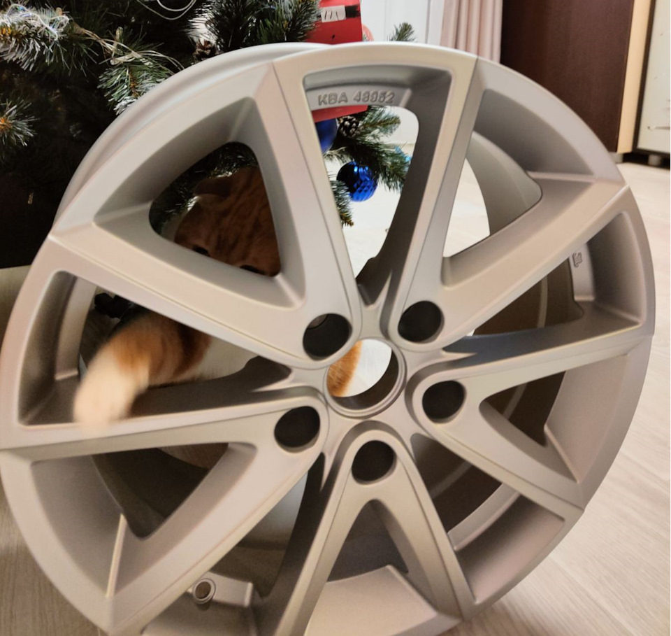 Купівка колісних дисків R17, GHP9V3810A. 1